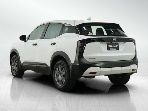 Used 2025 Nissan Kicks S FWD image 3