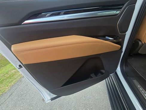 New 2026 Cadillac Escalade ESV Luxury image 15