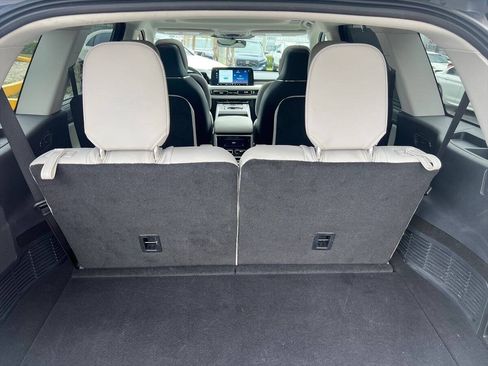 Used 2025 Lincoln Aviator Reserve w/ Equipment Group 201A AWD/4WD image 16
