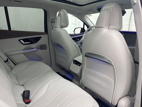 Used 2026 Mercedes-Benz EQE 320+ SUV image 26