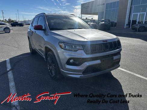 Used 2023 Jeep Compass Limited AWD/4WD image 1