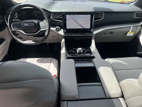 New 2026 Jeep Grand Wagoneer Limited AWD/4WD image 17