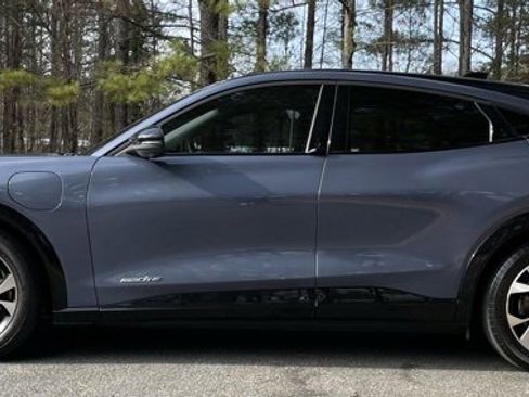 Used 2021 Ford Mustang Mach-E Premium image 4