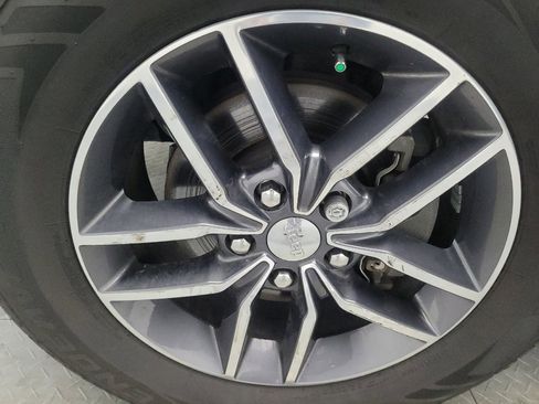 Used 2018 Jeep Grand Cherokee Limited image 31