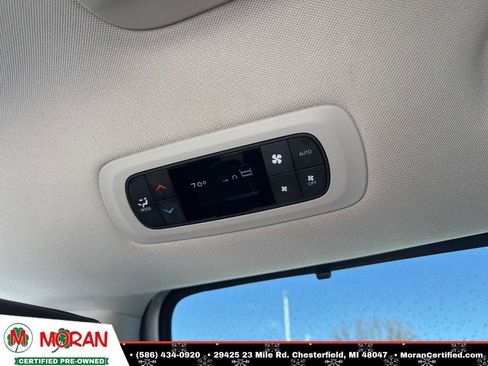 Used 2024 Chrysler Pacifica Touring-L image 29