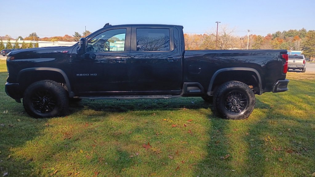 Used 2024 Chevrolet Silverado 2500 ZR2 AWD/4WD image 4