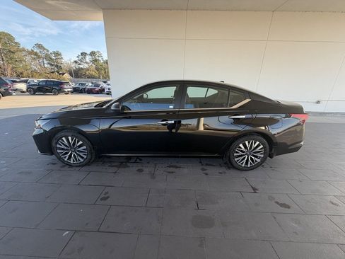 Used 2024 Nissan Altima 2.5 SV image 9