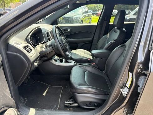 Used 2021 Jeep Compass Latitude w/ Sun and Sound Group AWD/4WD image 19