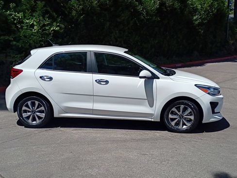 Used 2022 Kia Rio S w/ Option Group 015 FWD image 3