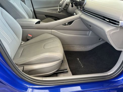 Used 2024 Hyundai Elantra SEL w/ Convenience Package FWD image 37