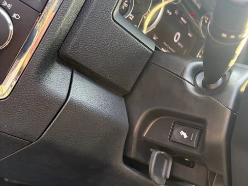 Used 2014 RAM 3500 Laramie AWD/4WD image 31