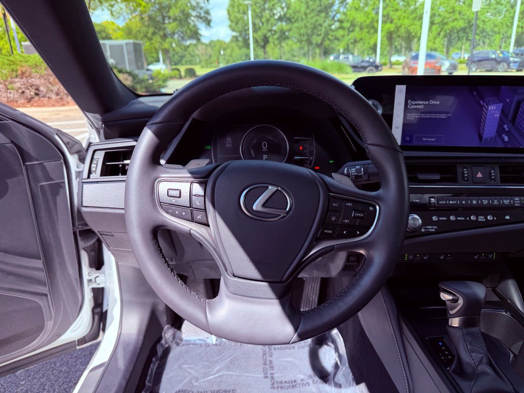 Certified 2023 Lexus ES 300h w/ Premium Package FWD image 19