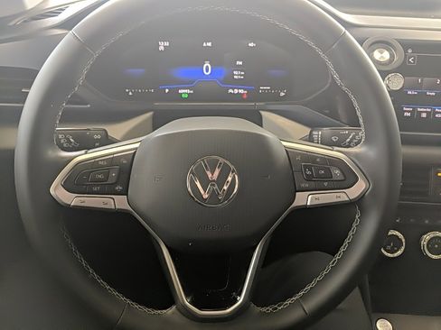 Used 2022 Volkswagen Taos SE w/ Panoramic Sunroof Package image 14