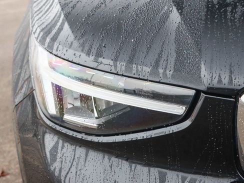 Certified 2025 Volvo XC40 B5 Core w/ Protection Package Premier image 16