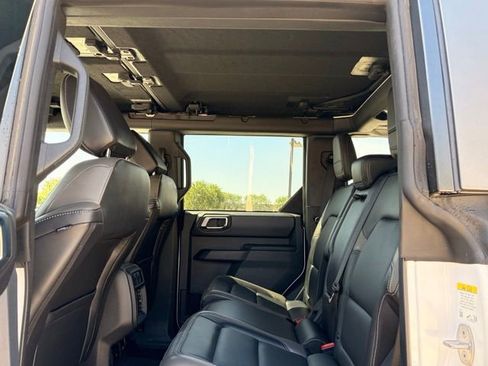 Used 2025 Ford Bronco Outer Banks w/ Sasquatch Package AWD/4WD image 26