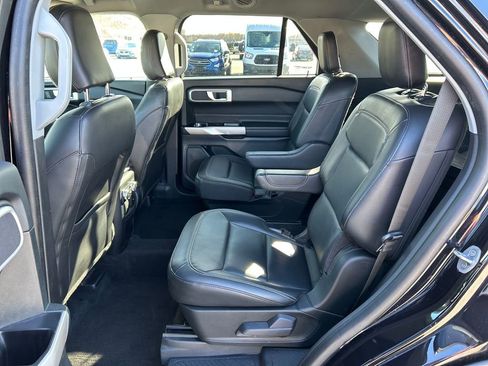 Used 2022 Ford Explorer XLT w/ Equipment Group 202A image 21