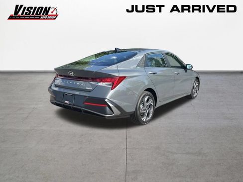 New 2026 Hyundai Elantra Limited FWD image 6