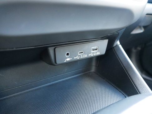 Used 2024 Subaru Crosstrek 2.0i Premium image 27