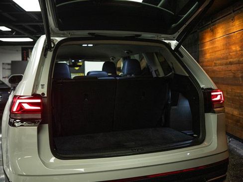 Used 2025 Volkswagen Atlas SE FWD image 7