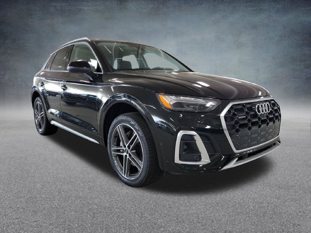 Certified 2024 Audi Q5 e Prestige AWD/4WD image 2