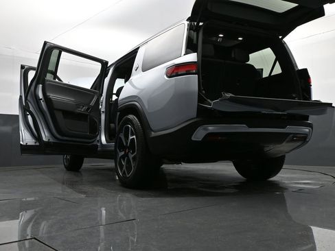 Used 2023 Rivian R1S Adventure image 39