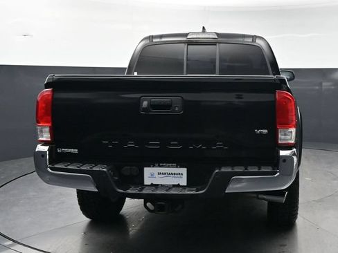 Used 2017 Toyota Tacoma SR5 w/ Tow Package RWD image 6
