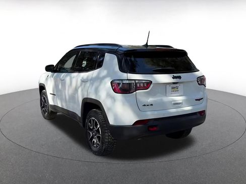 Used 2025 Jeep Compass Trailhawk image 11