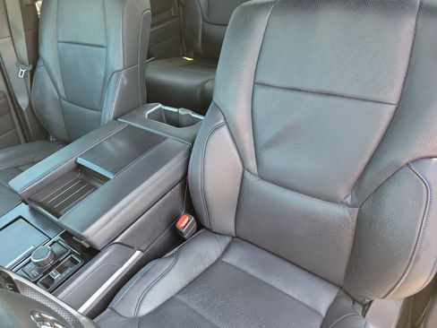 Used 2024 Toyota Tundra Platinum AWD/4WD image 11