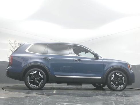 Used 2025 Kia Telluride S FWD image 55