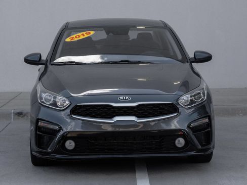 Used 2019 Kia Forte LXS FWD image 10