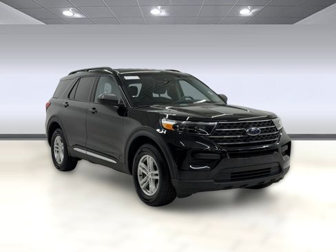 Certified 2023 Ford Explorer XLT AWD/4WD image 6