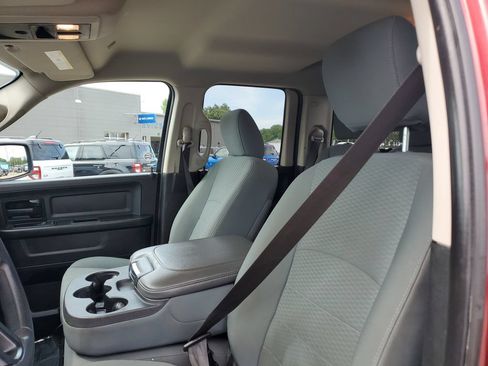 Used 2019 RAM 1500 Express w/ Express Value Package AWD/4WD image 13