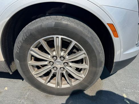 Used 2017 Cadillac XT5 Luxury w/ Driver Awareness Package image 2