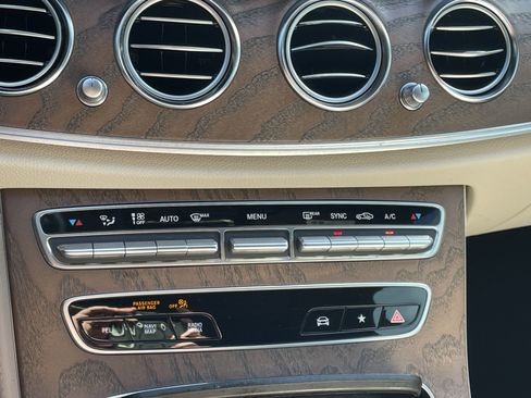 Used 2023 Mercedes-Benz E 350 Sedan image 32