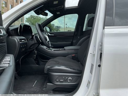 Used 2024 Hyundai Palisade Calligraphy image 9