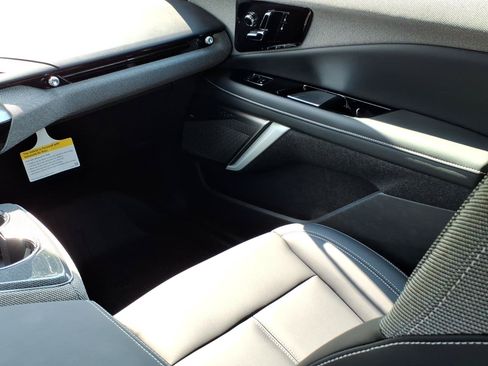 New 2027 Cadillac Optiq Luxury w/ LPO, Floor Liner Package AWD/4WD image 10