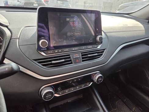 Used 2019 Nissan Altima 2.5 SV image 10