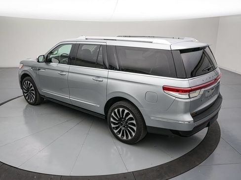 Used 2022 Lincoln Navigator L Black Label AWD/4WD image 7