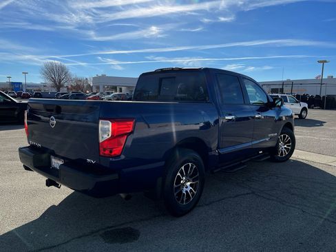Used 2021 Nissan Titan SV w/ SV Convenience Package image 7