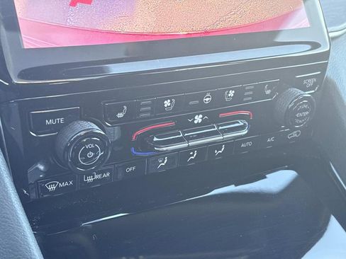 Used 2023 Jeep Grand Cherokee Overland image 34