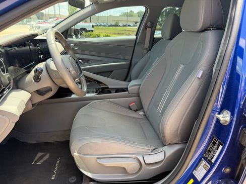 Used 2021 Hyundai Elantra SEL w/ Convenience Package FWD image 10