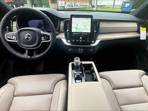 New 2026 Volvo XC90 T8 Ultra w/ Lounge Package AWD/4WD image 9