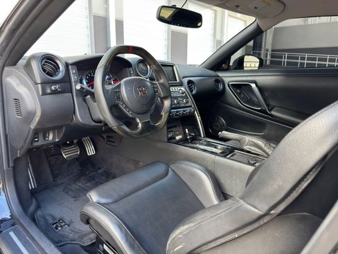 Used 2012 Nissan GT-R Premium image 15