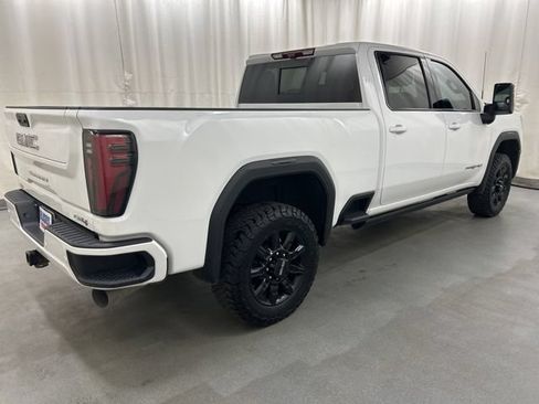 Used 2024 GMC Sierra 2500 AT4 w/ AT4 Premium Plus Package AWD/4WD image 5