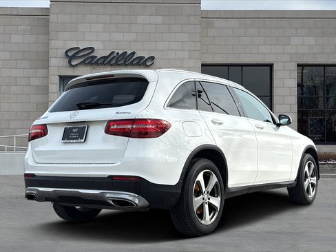 Used 2017 Mercedes-Benz GLC 300 4MATIC image 3