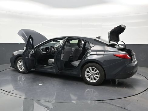 Used 2025 Toyota Camry LE FWD image 30
