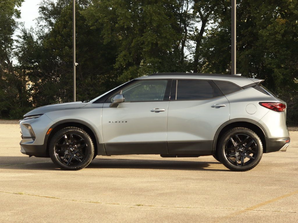 Used 2024 Chevrolet Blazer LT w/ Convenience Package FWD image 4