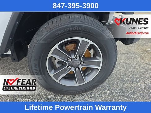 Used 2023 Jeep Wrangler Sahara image 9