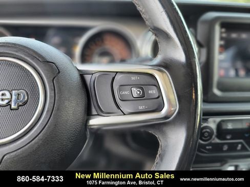 Used 2019 Jeep Wrangler Unlimited Sahara image 26