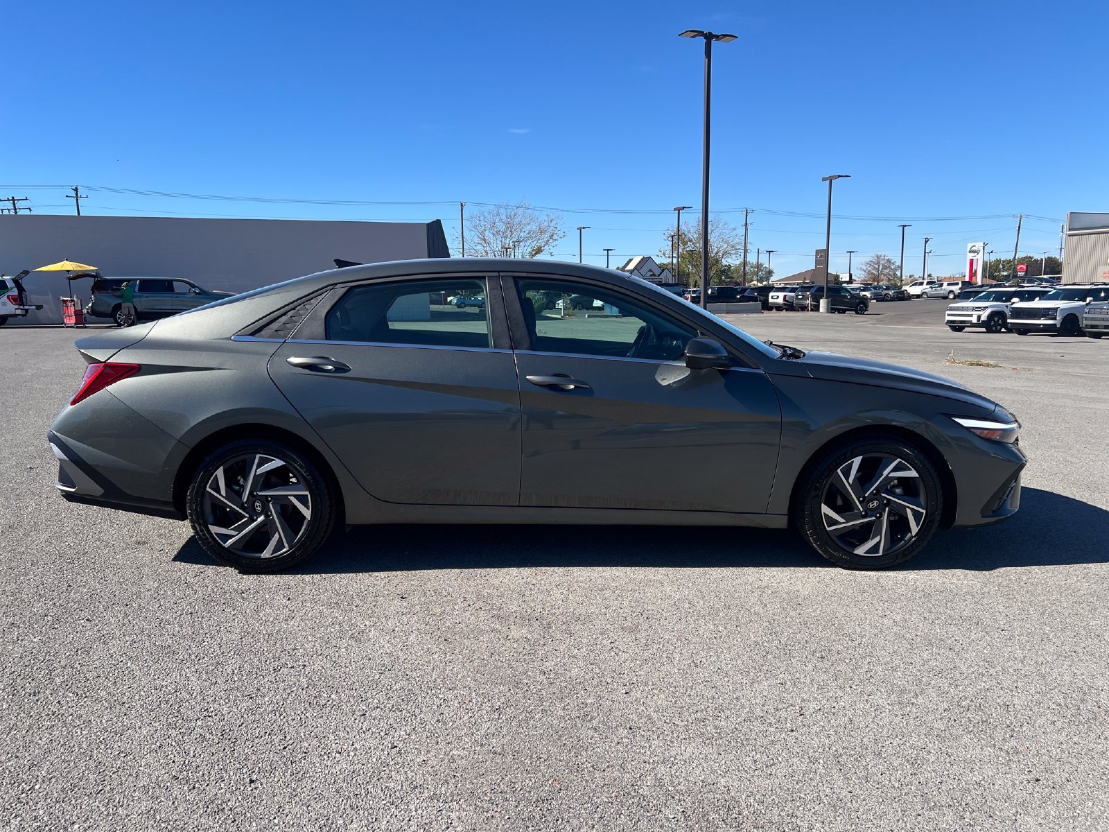 Certified 2024 Hyundai Elantra Limited FWD image 2
